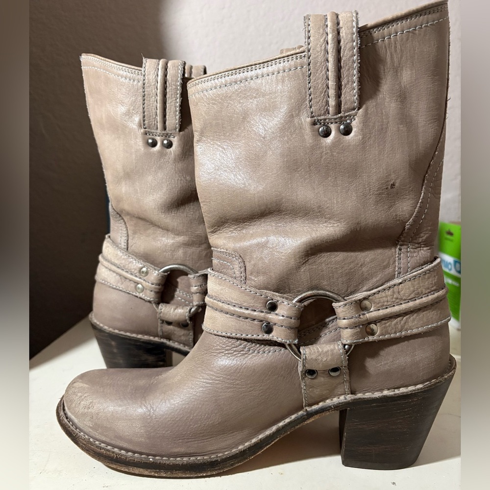 FRYE Carmen Harness Gray Leather Boot Size 9.5B